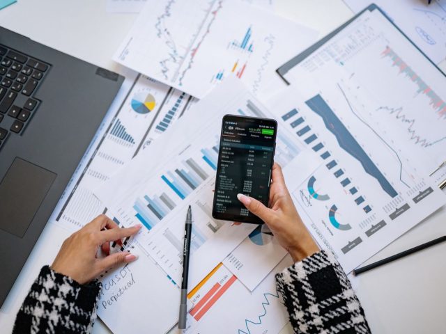 Tactiques de growth marketing pour startup fintech