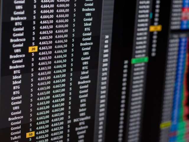 Koyfin ou Bloomberg Terminal : comparatif pour l&rsquo;analyse