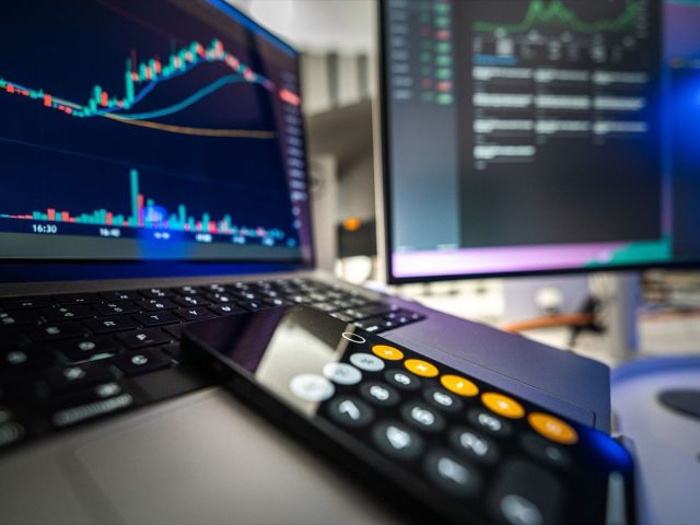 TradingView pour traders particuliers : analyse et limites