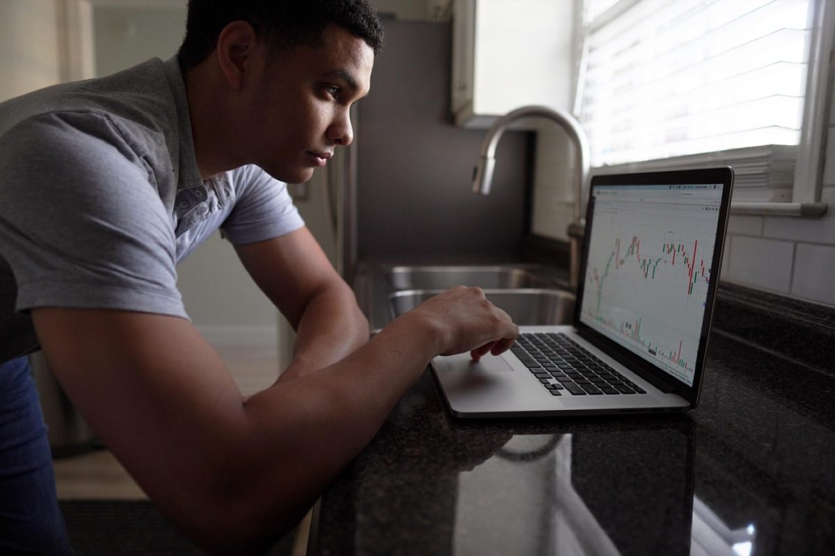 Saxo Banque vs Bourse Direct pour investir en actions