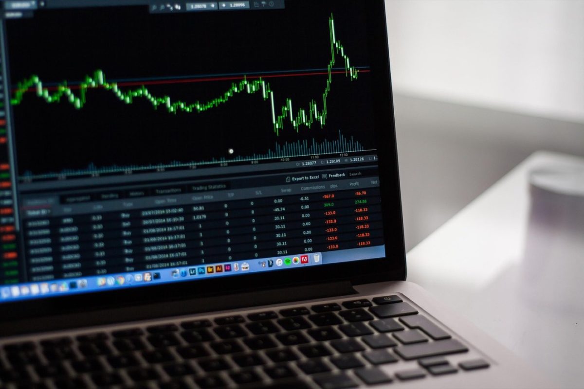 TradingView ou Koyfin : technique vs fondamentale